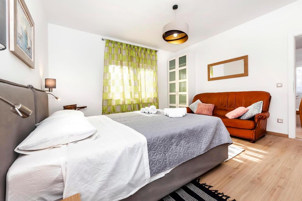 Apartments El Corsaro Ровин Екстериор снимка