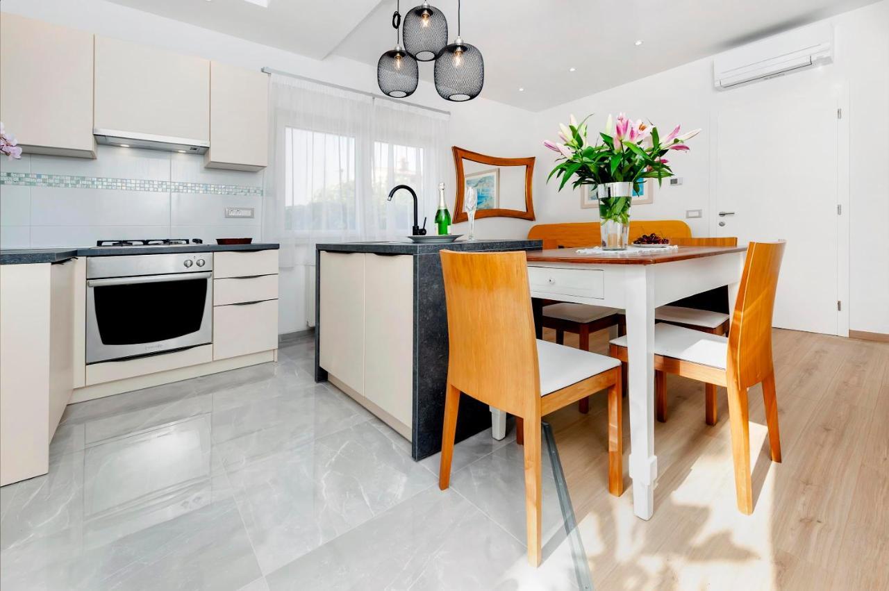 Apartments El Corsaro Ровин Екстериор снимка