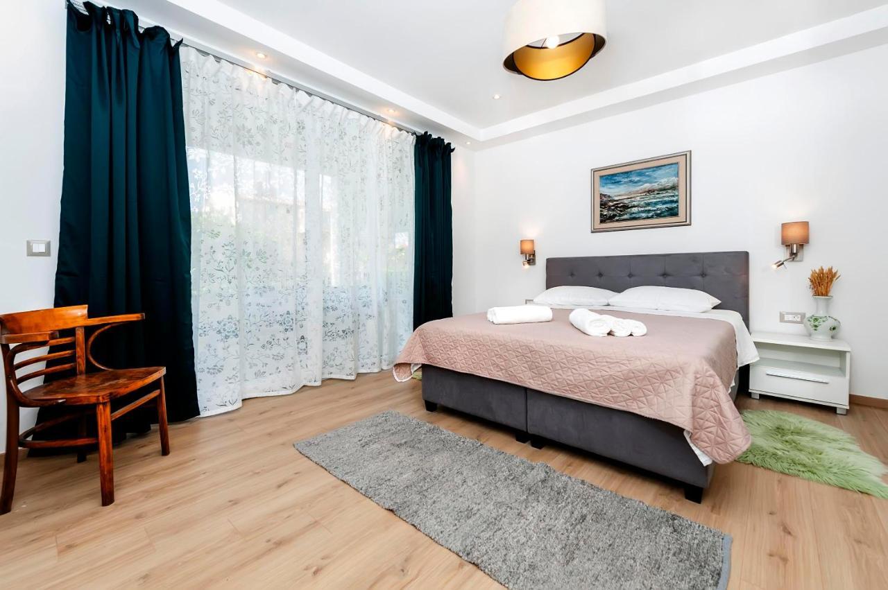 Apartments El Corsaro Ровин Екстериор снимка