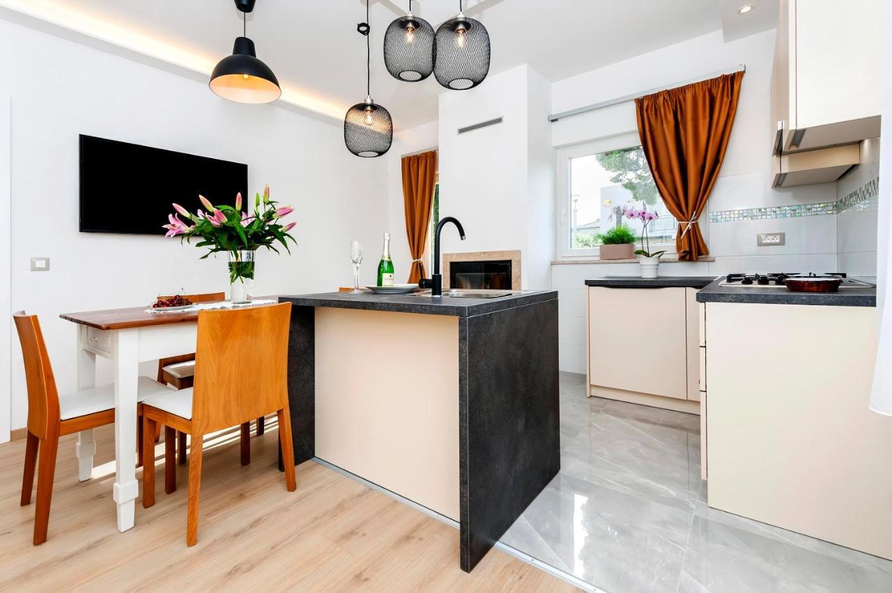 Apartments El Corsaro Ровин Екстериор снимка